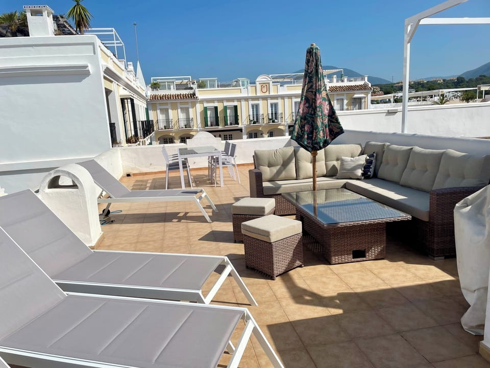 House | Terrace/patio