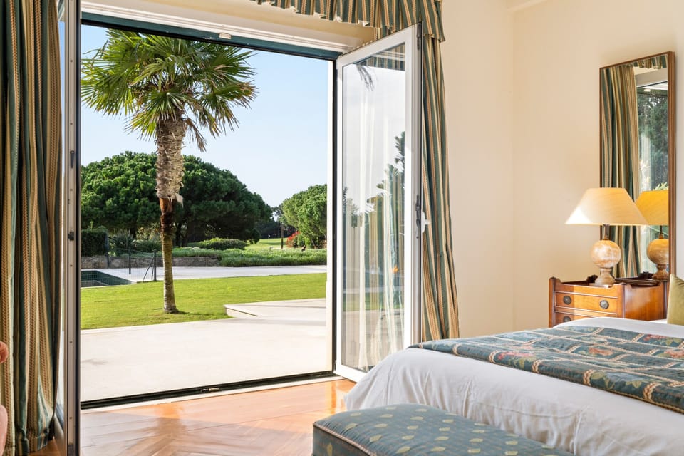 Fairview Villa by Cadenzalux Villa in Cascais