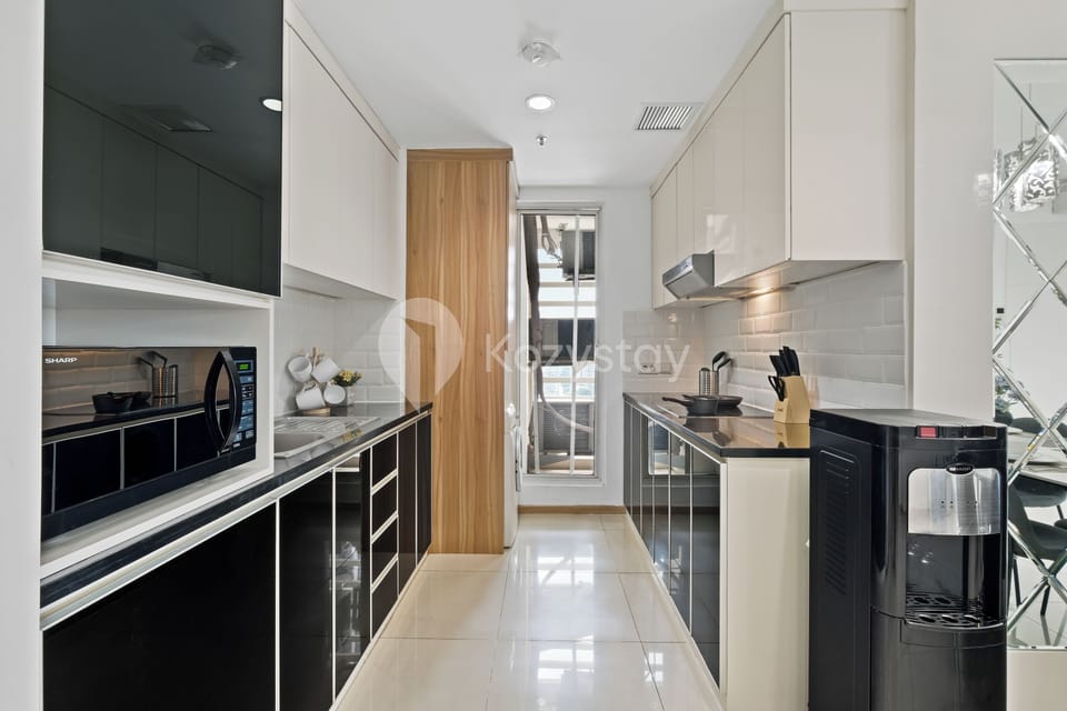 Apartment, 3 Bedrooms, City View | Private kitchen | Full-size fridge, microwave, stovetop, rice cooker