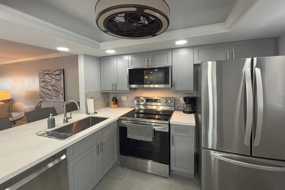 Completely remodeled and beautiful, Bac Bay 111 has a fully equipped Kitchen.