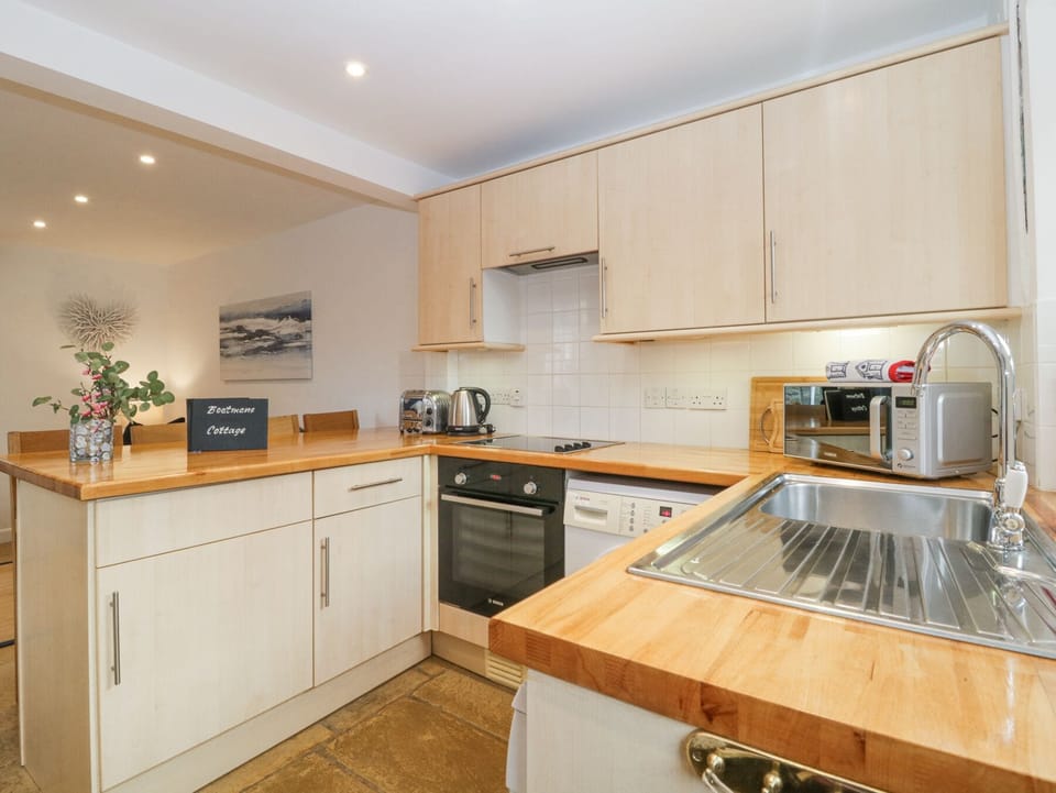 Fridge, microwave, dishwasher, toaster