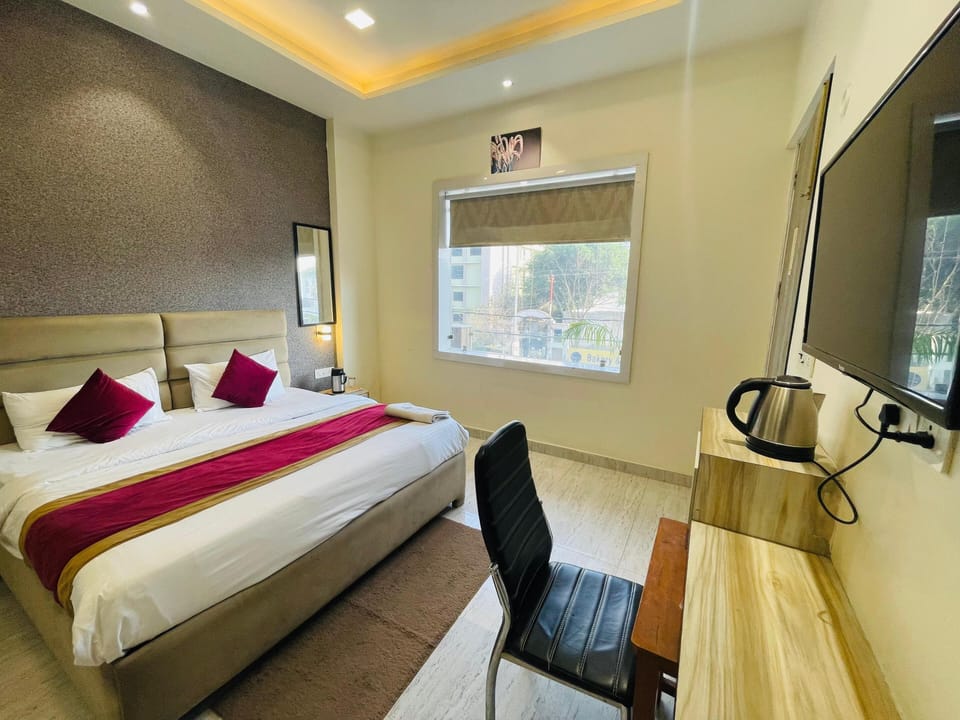 Deluxe Double Room, City View