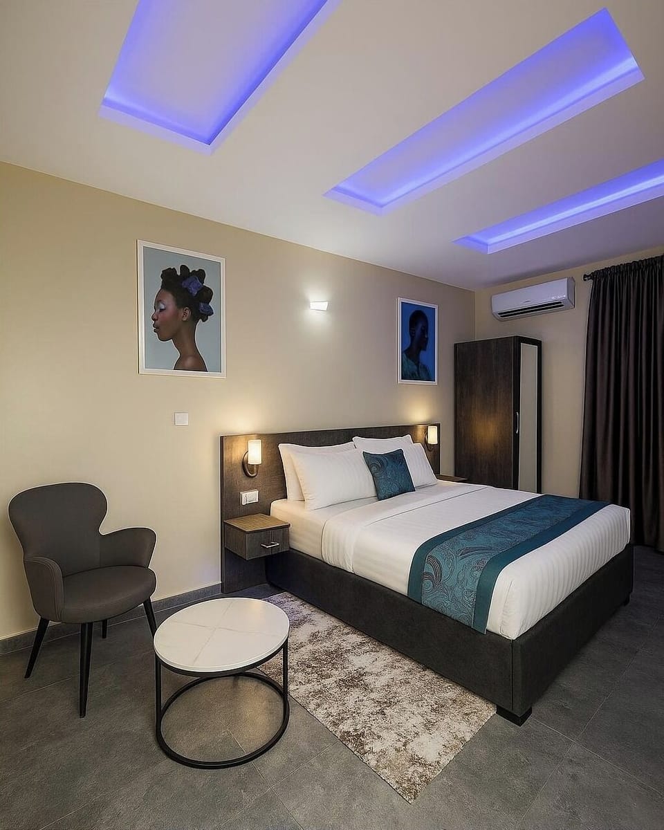 Business Apartment, 3 Bedrooms, Balcony, Courtyard View | Soundproofing, free WiFi, bed sheets