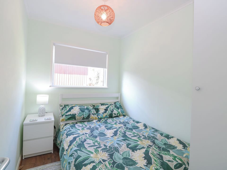 2 bedrooms, individually decorated, individually furnished