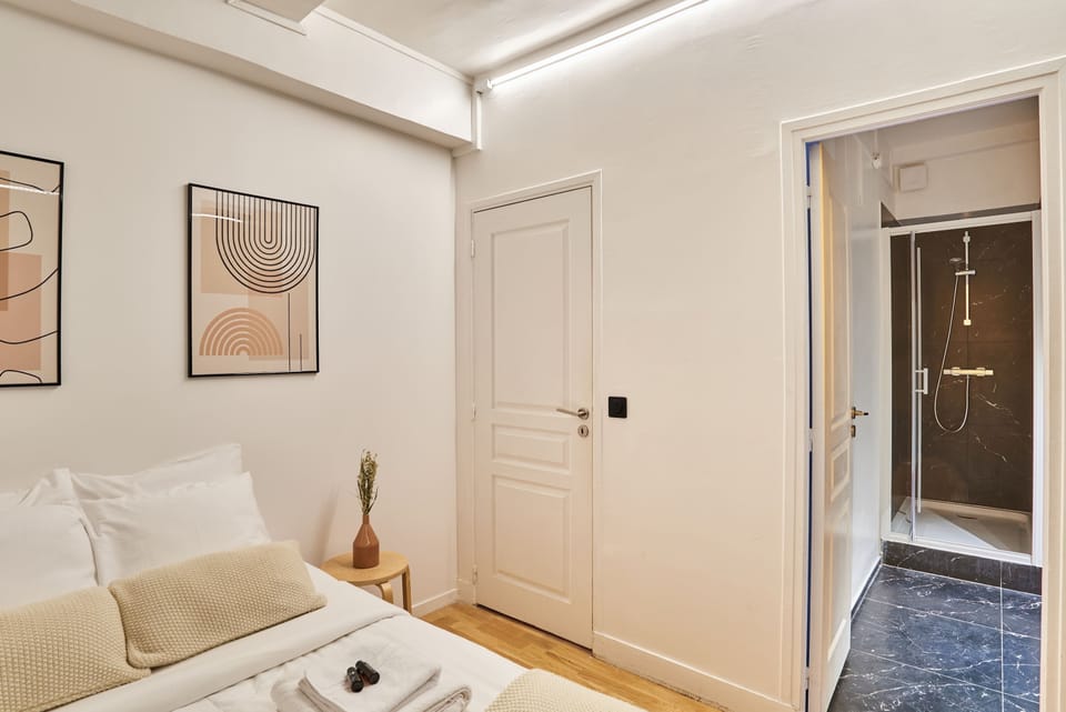 Chambre avec lit double