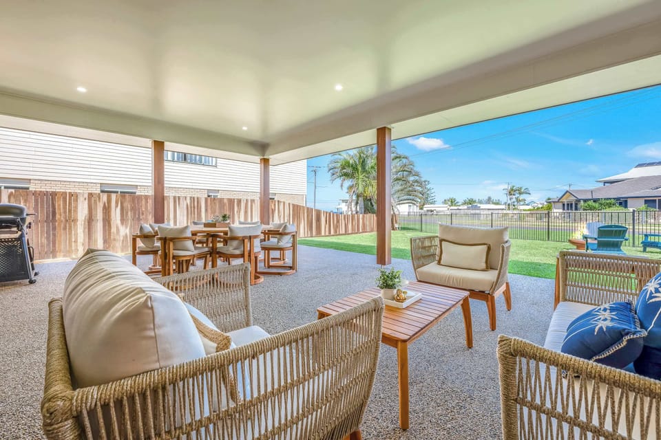 Burnett Heads, backyard lounge with firepit