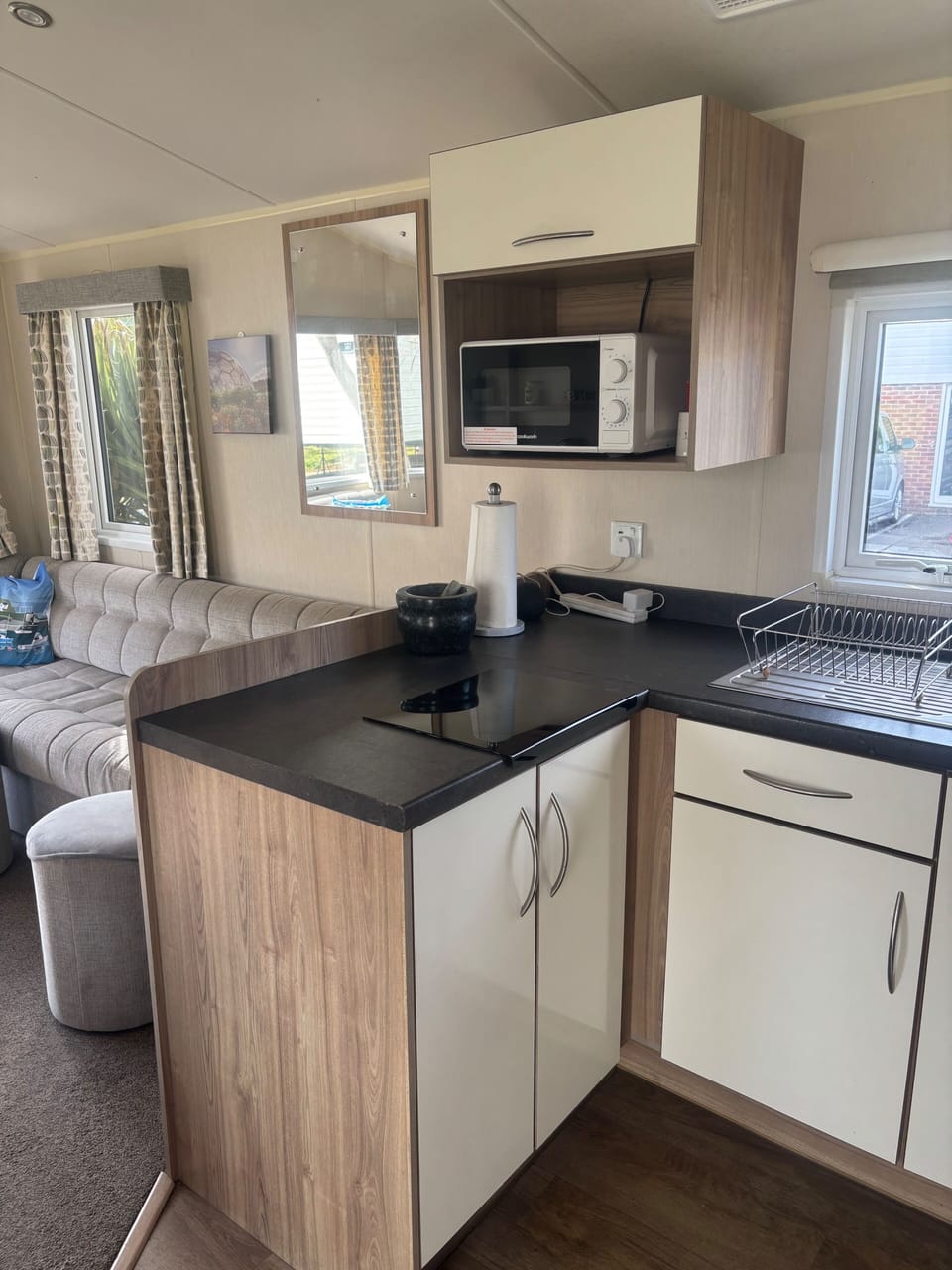 Chalet | Private kitchen | Fridge, microwave, oven, stovetop