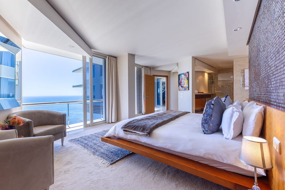 Deluxe Suite with Sea View 5 | Premium bedding, minibar, soundproofing, free WiFi