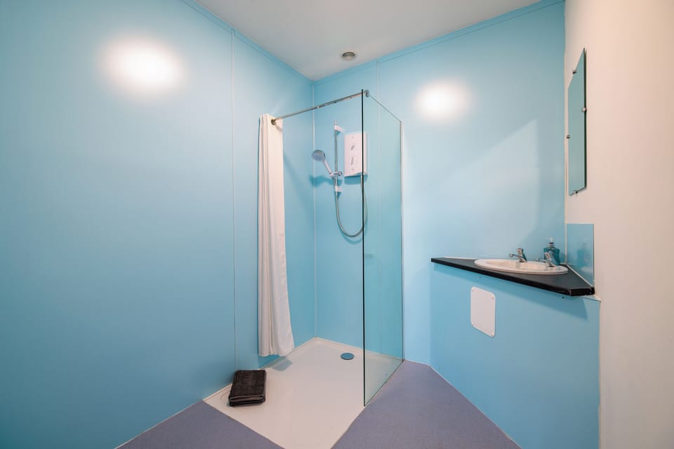 Shower & sink