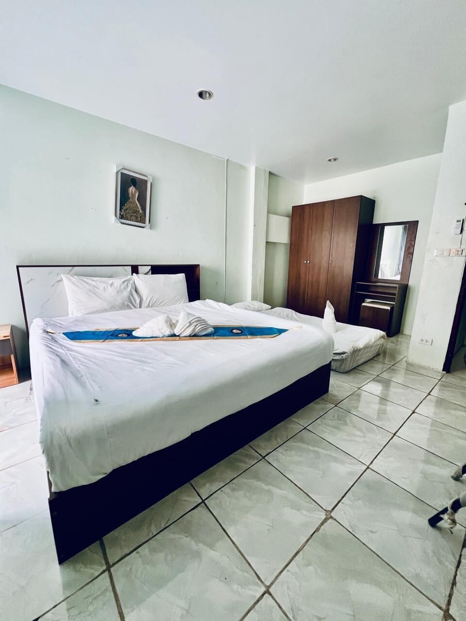 Family Triple Room, Balcony, City View | Living area