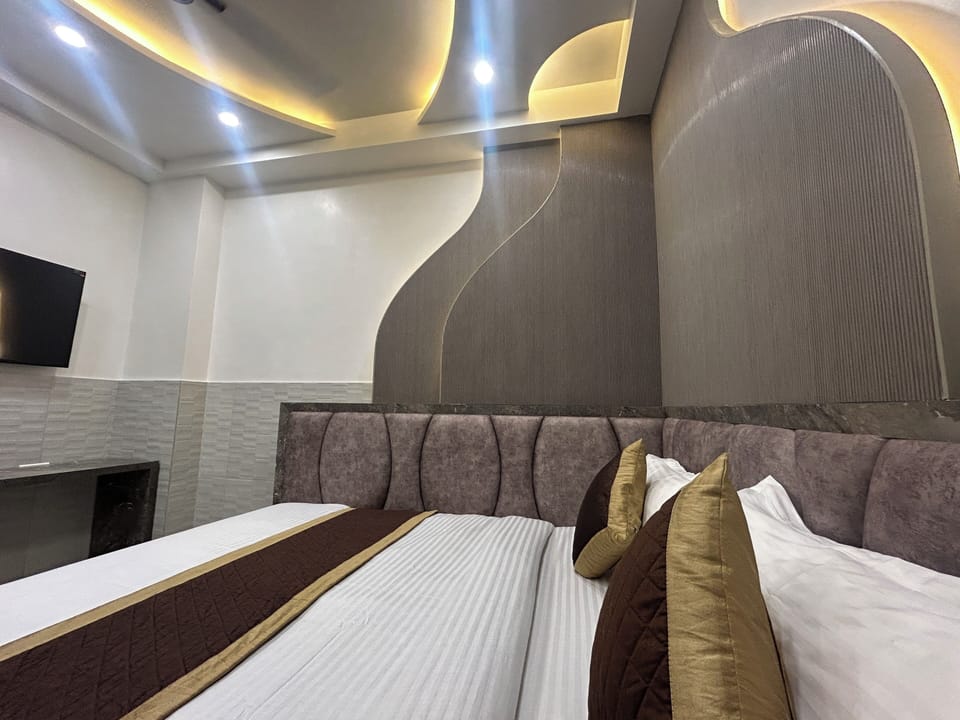 Comfort Room | Down comforters, desk, soundproofing, free WiFi