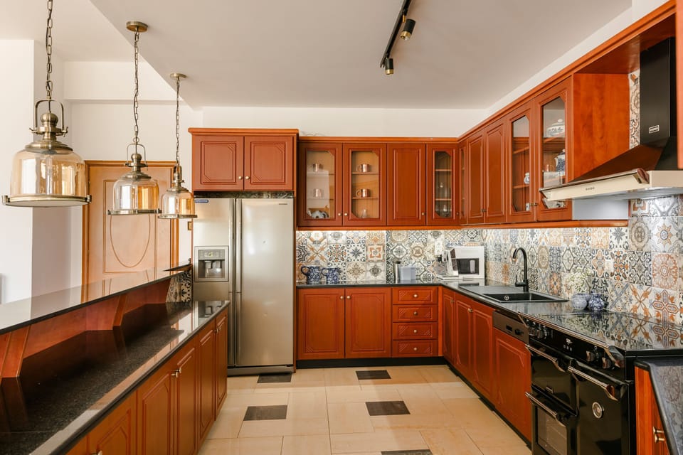 House, Accessible, Smoking | 5 bedrooms, desk