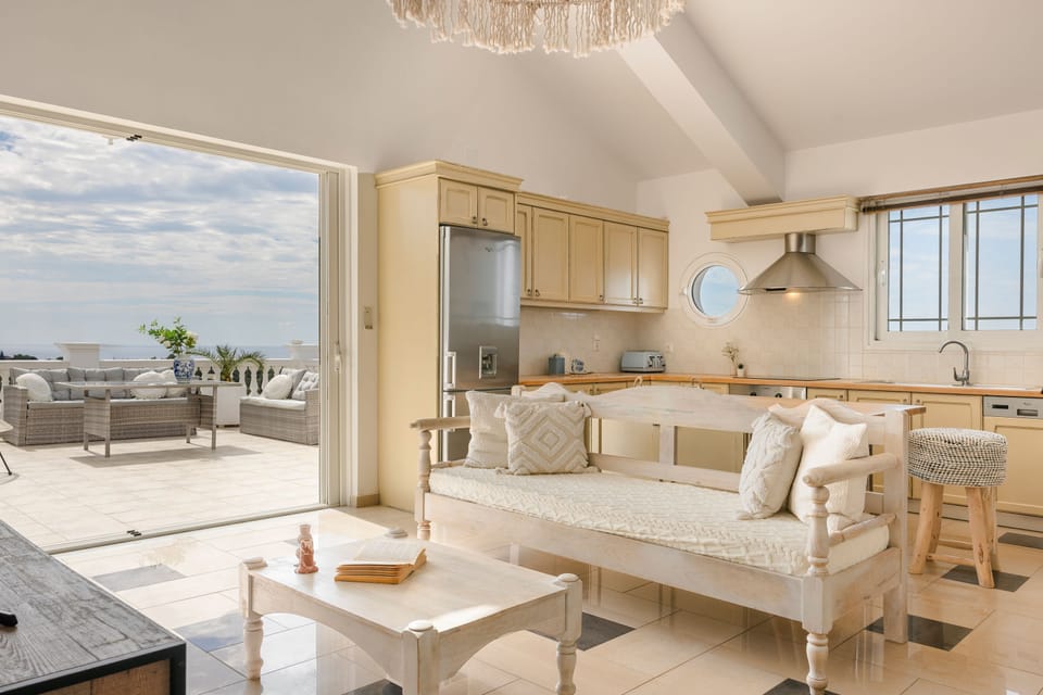 House, Accessible, Smoking | 5 bedrooms, desk