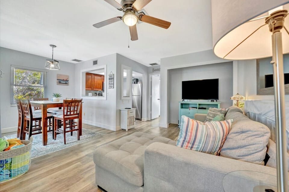 Great room to dining and kitchen