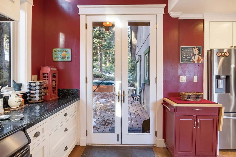 House, Multiple Beds, Hot Tub, Mountain View (Carnelian Bay Getaway) | Interior