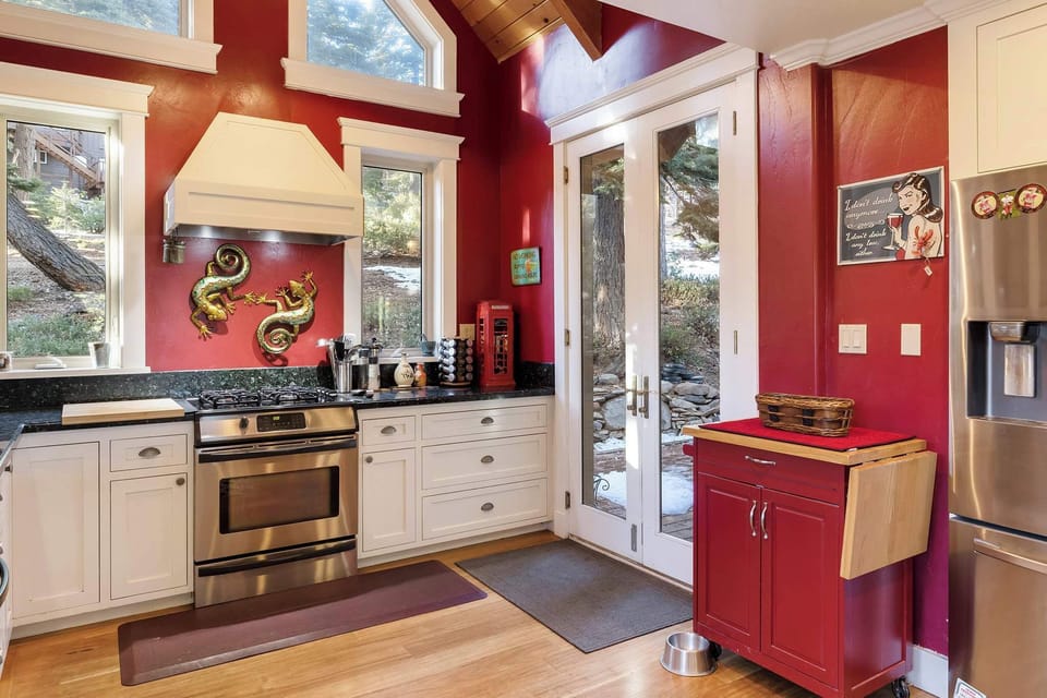 House, Multiple Beds, Hot Tub, Mountain View (Carnelian Bay Getaway) | Private kitchen | Fridge, microwave, oven, stovetop