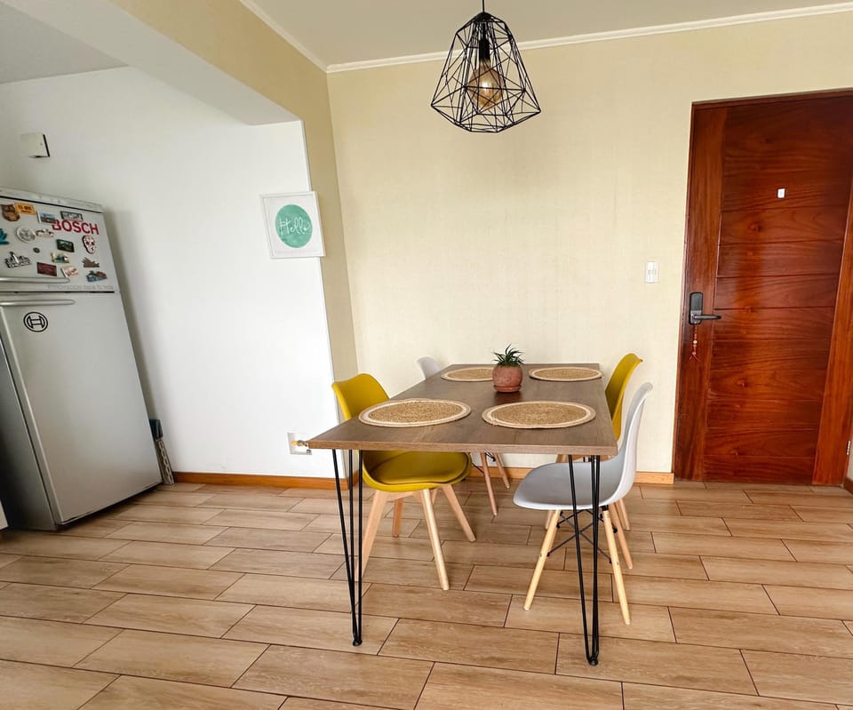 Family Apartment, Beach View | Dining room