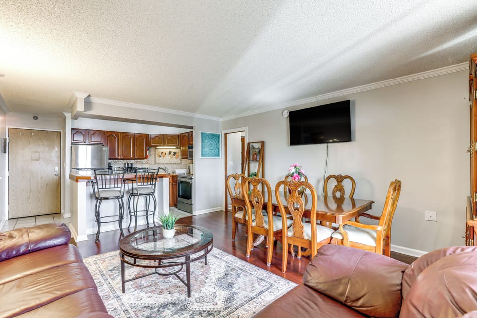 10th-Floor Condo | In-Unit Laundry | Central Heating & A/C