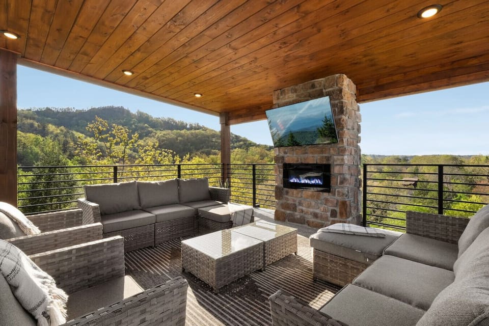 Relax on the rooftop deck while soaking in the view!