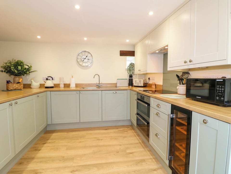 Fridge, microwave, dishwasher, toaster