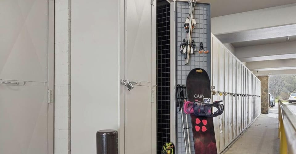 Ski lockers