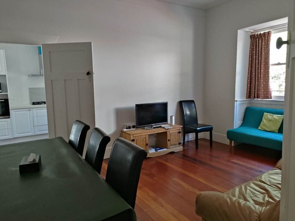 House | Living area | Flat-screen TV