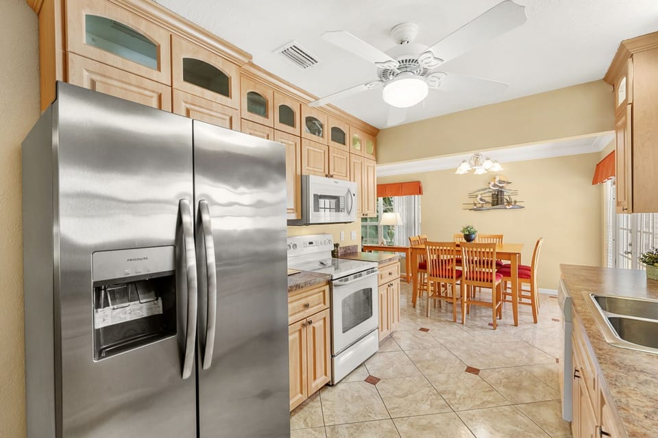 Fully equipped kitchen