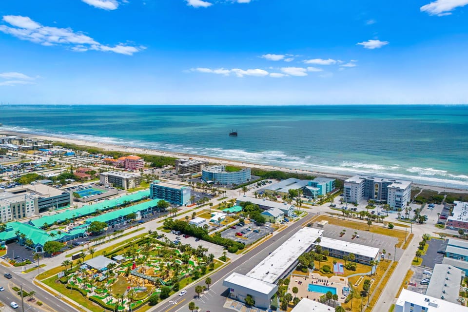 Close to local attractions and restaurants