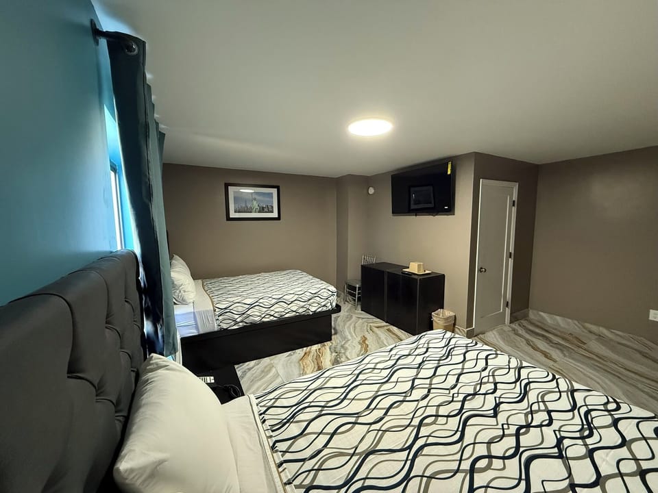Deluxe Double Room, 2 Double Beds, Non Smoking | Iron/ironing board, free WiFi