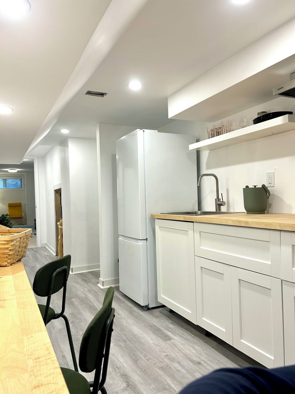 Kitchenette and Breakfast Bar