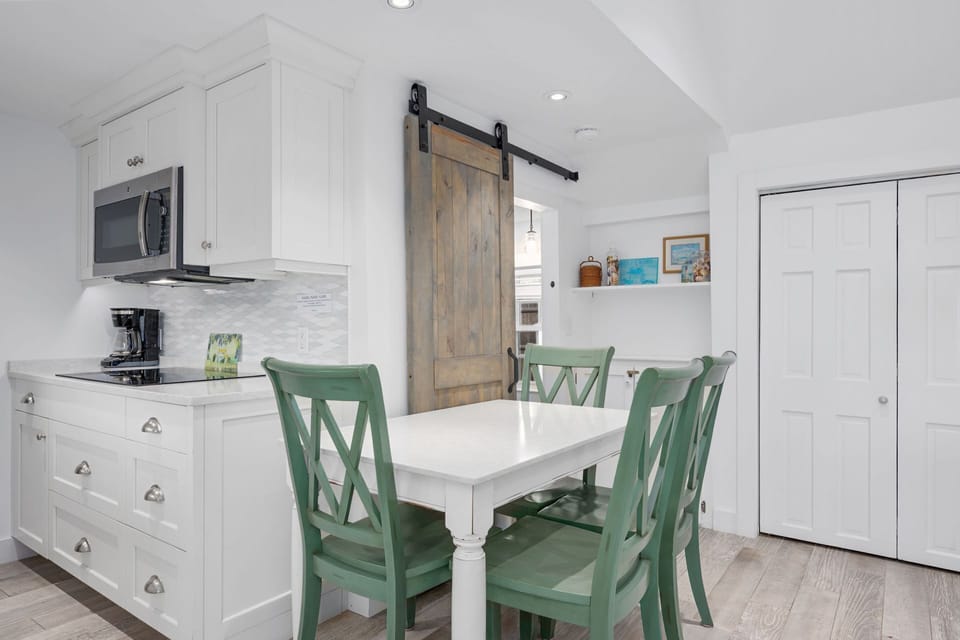Dining table with seating for 4