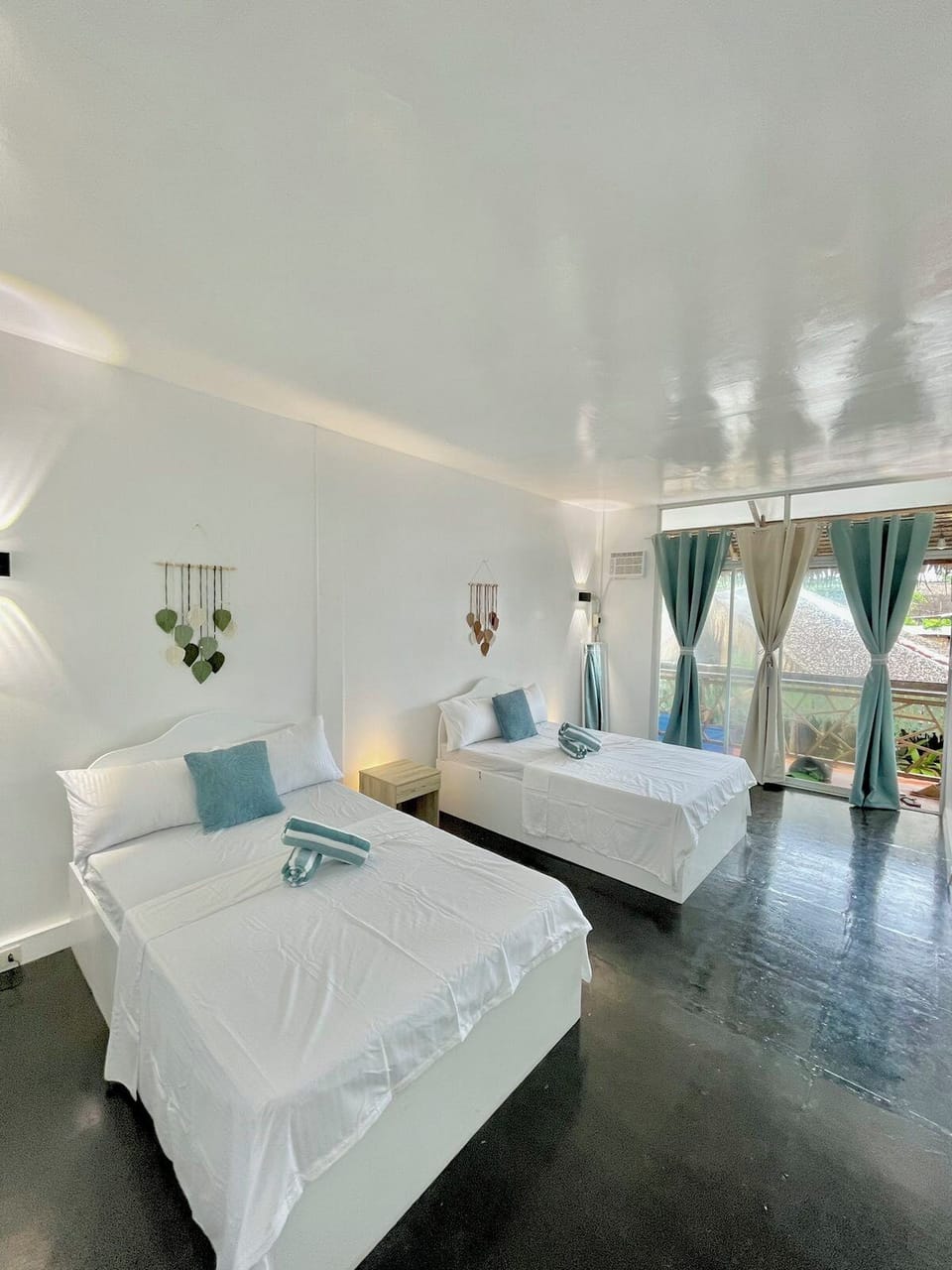 Deluxe Room | Laptop workspace, free WiFi
