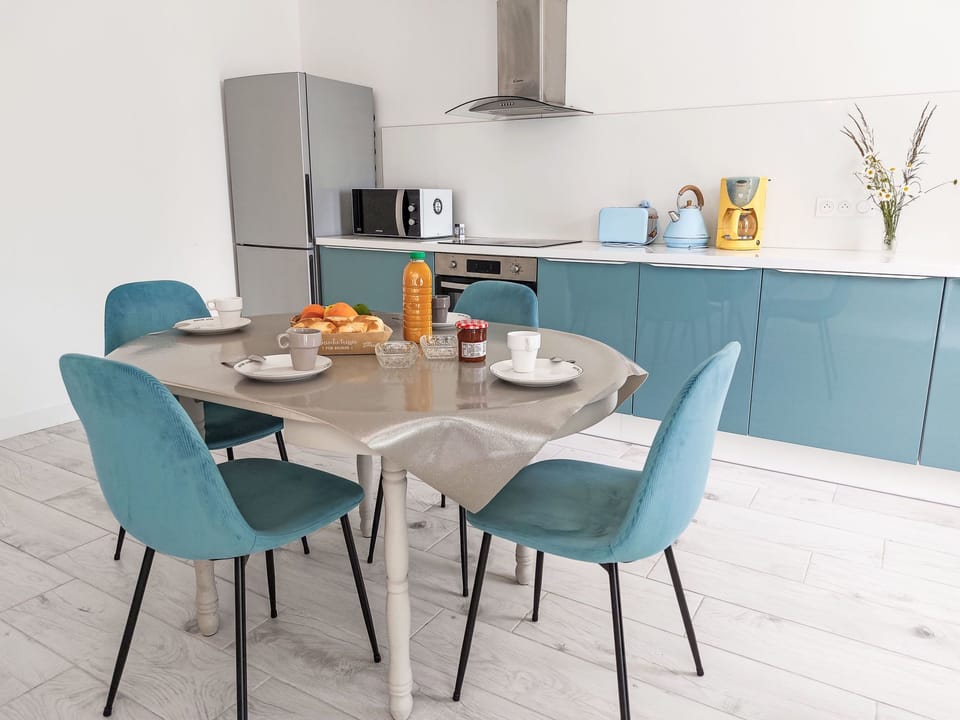 Kitchen / Dining Room