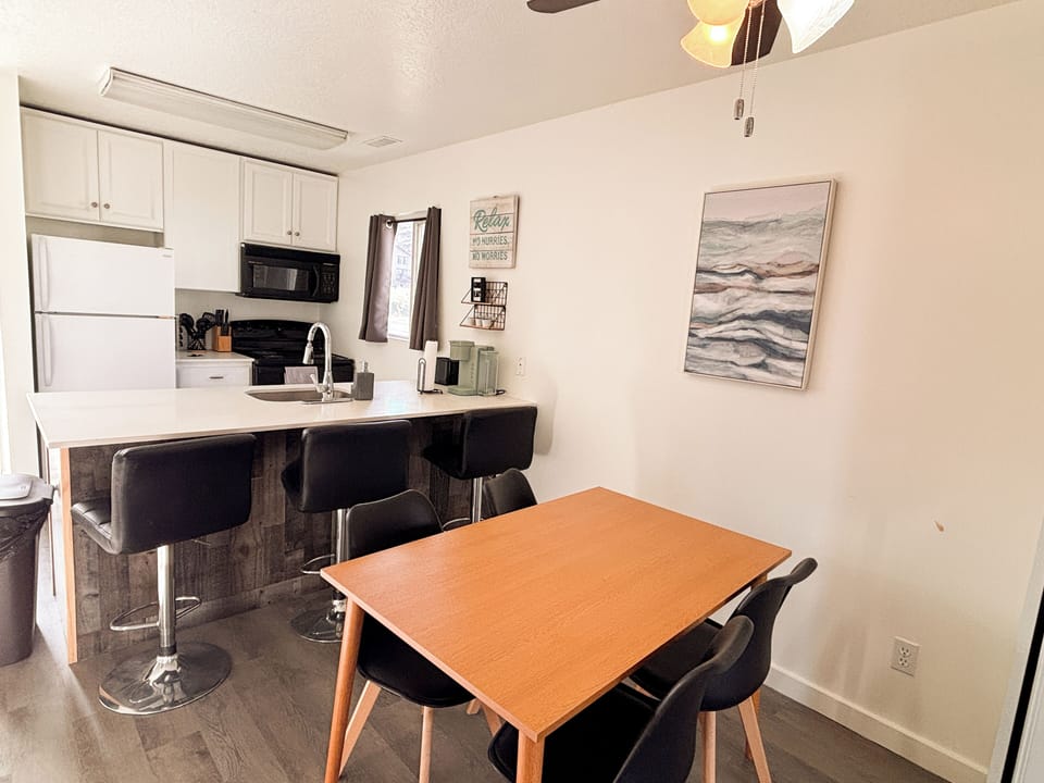 Kitchen and dining area.