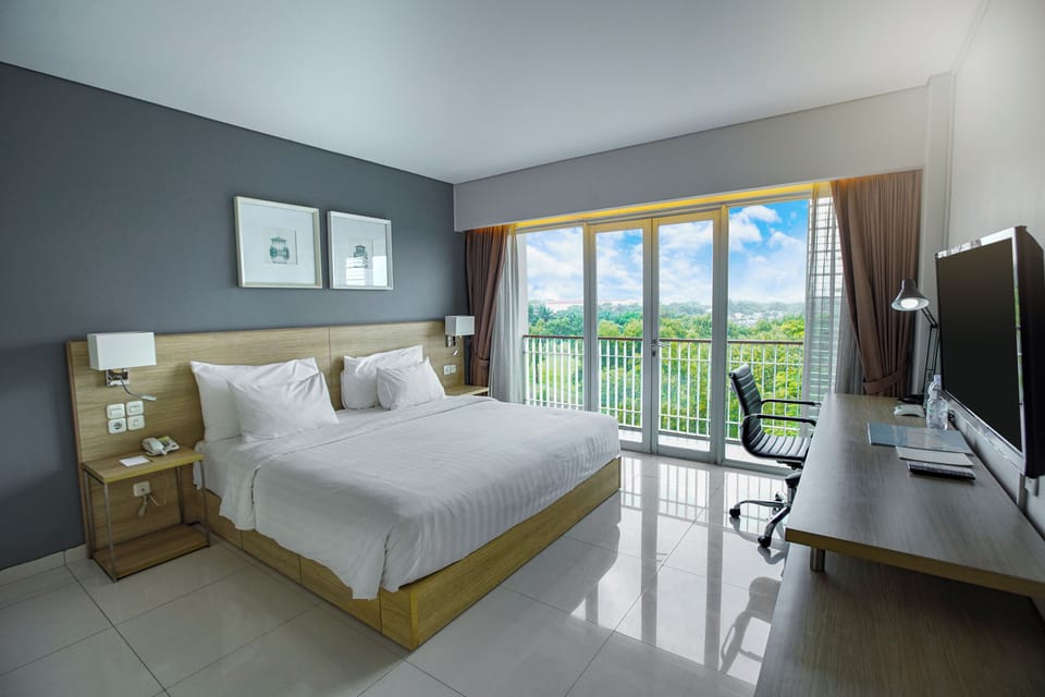 In-room safe, desk, blackout drapes, free WiFi