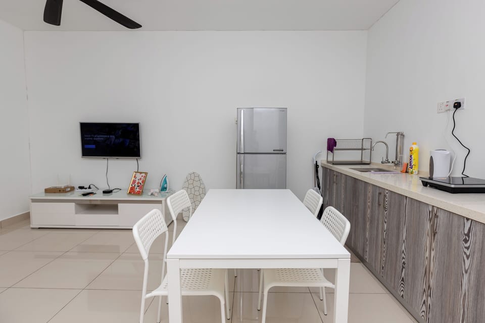 Standard Apartment, Balcony, City View | Private kitchen | Fridge, stovetop, cookware/dishes/utensils, dining tables