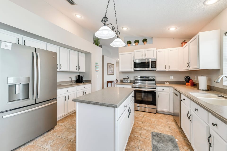 Kitchen | Keurig | Dishwasher | Blender | Toaster