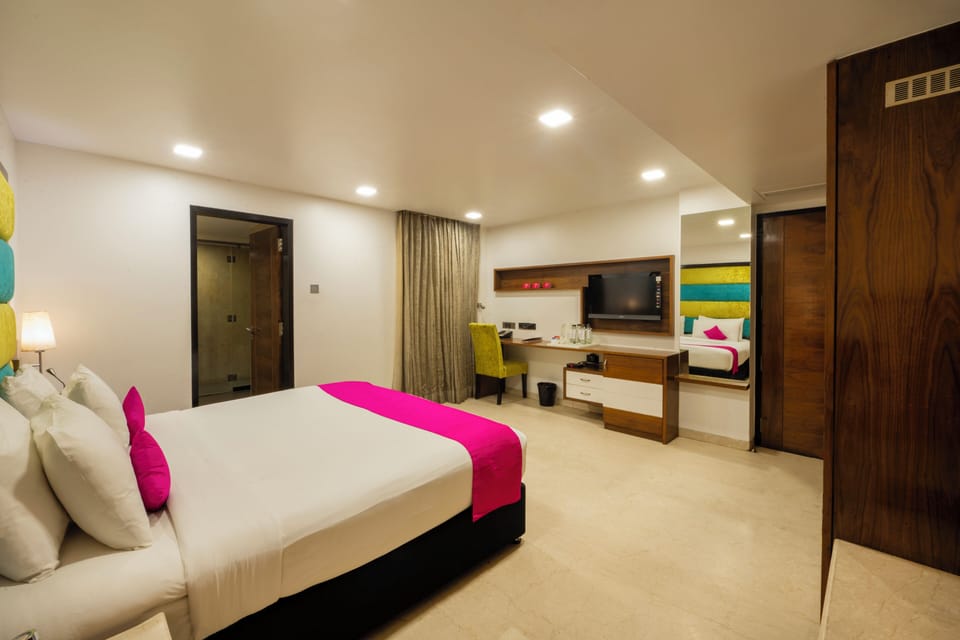 Executive Double or Twin Room | Egyptian cotton sheets, premium bedding, memory foam beds, minibar