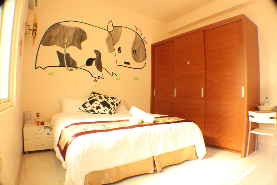 Family Quadruple Room | Desk, soundproofing, WiFi (free), bed sheets