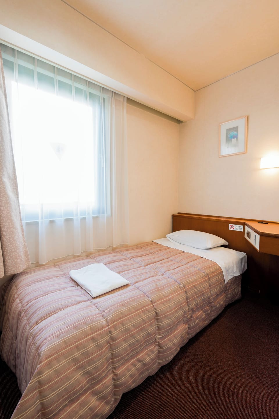 Single Room, 1 Twin Bed, Smoking | Free WiFi