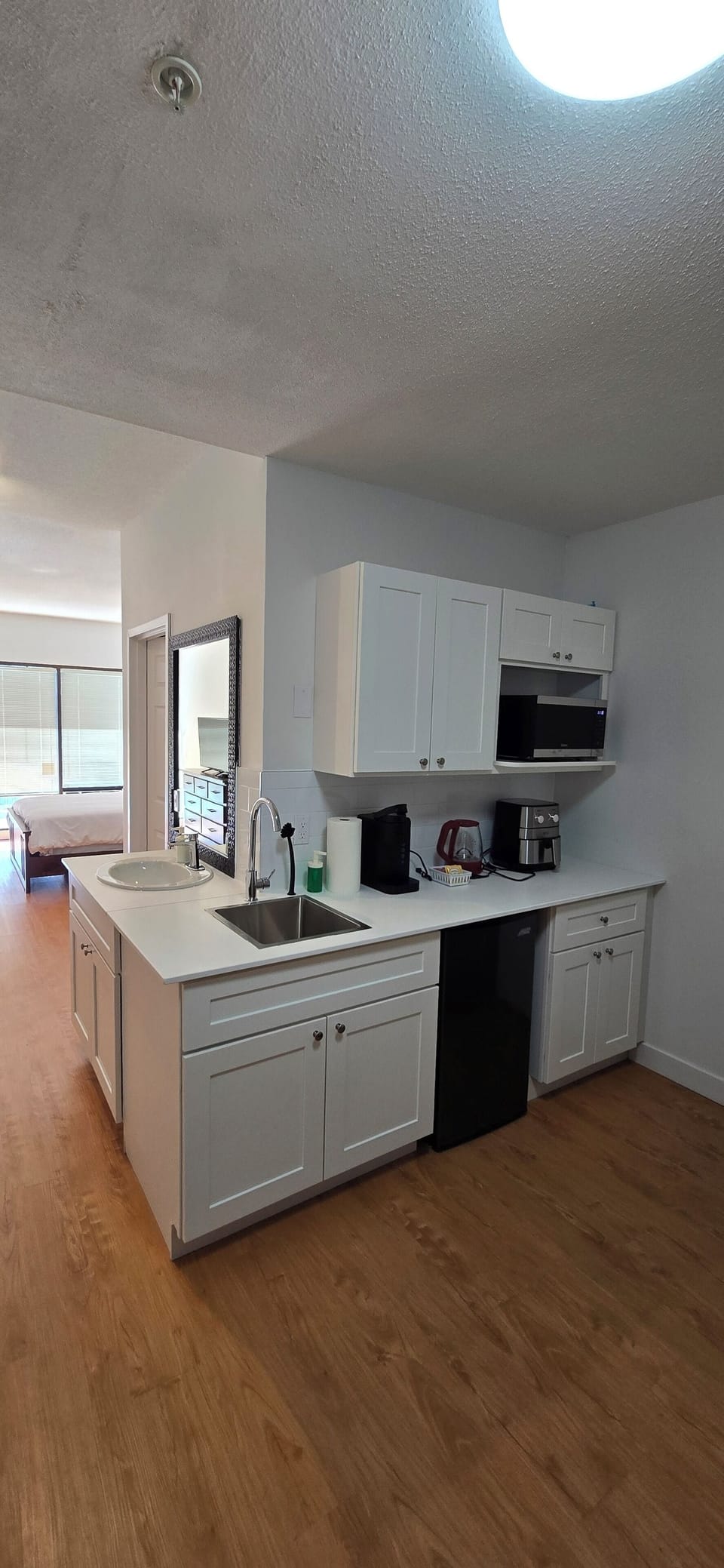 Club Double Room, 1 Queen Bed with Sofa bed, Mobility Accessible, Non Smoking | Living area | 43-inch Smart TV with digital channels