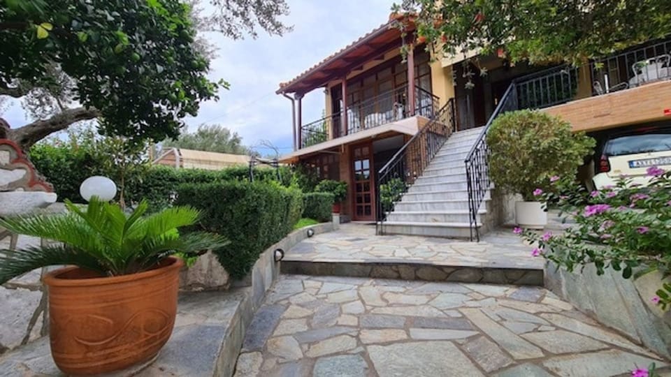 House, Smoking | 4 bedrooms