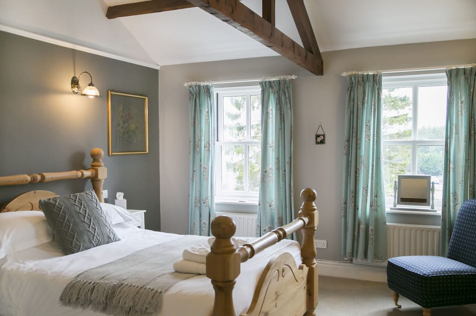 Superior double room 9, shower | Iron/ironing board (on request), WiFi (free), bed sheets