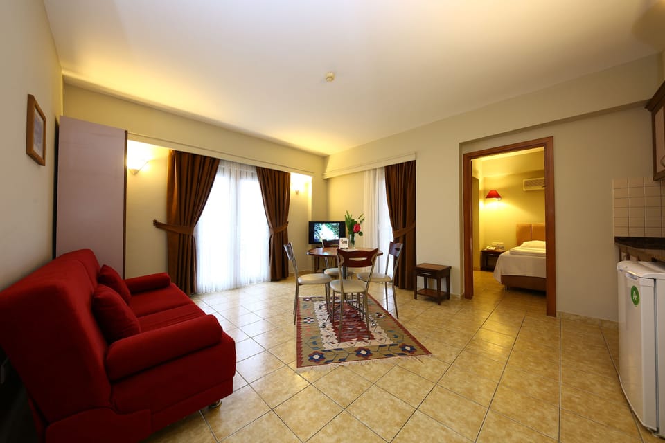 Apartment | Premium bedding, Select Comfort beds, in-room safe, desk