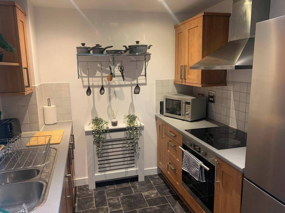 Apartment | Private kitchen | Fridge, microwave, oven, stovetop