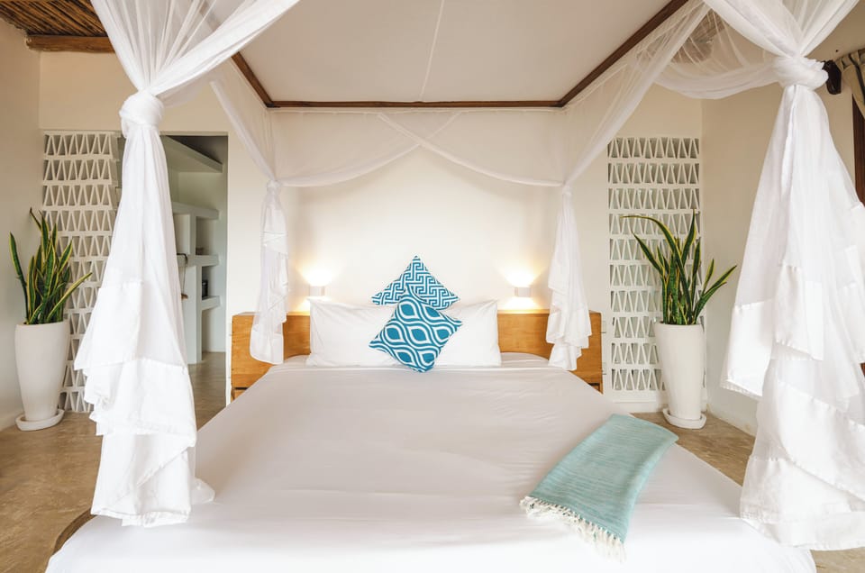 Classic Double or Twin Room, Partial Ocean View | In-room safe, iron/ironing board (on request), WiFi (free)