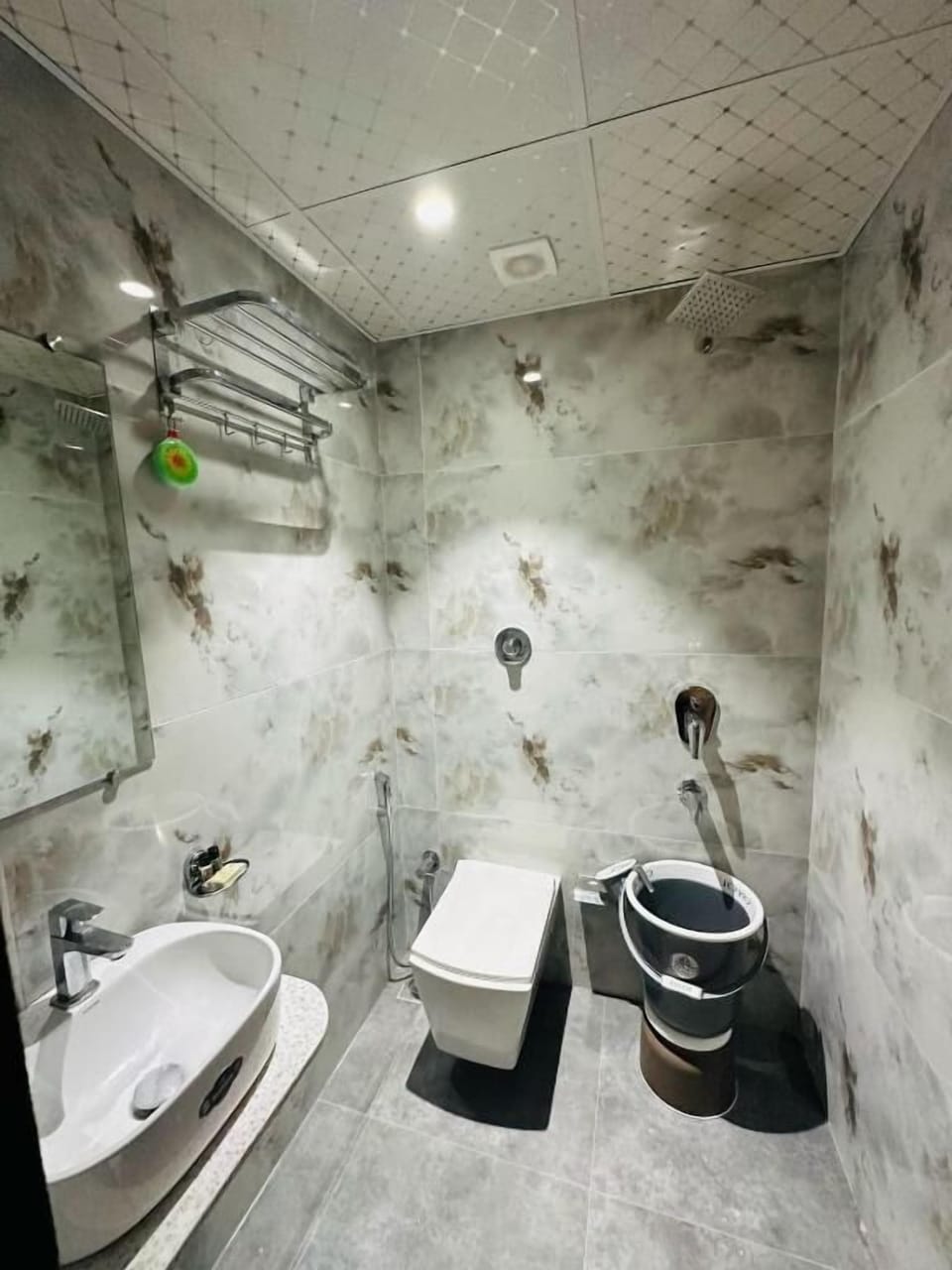 Triple Room | Bathroom | Shower, towels, soap, shampoo