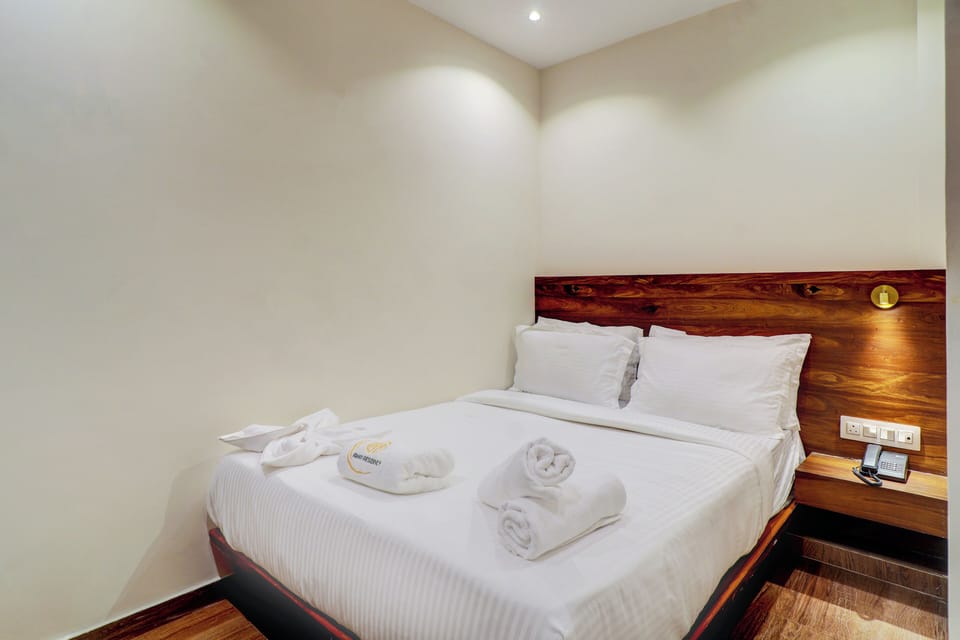 Classic Double Room | Laptop workspace, soundproofing, free WiFi