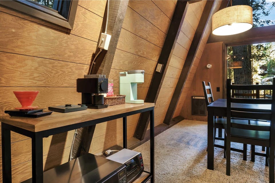 Cabin, Multiple Beds, Patio, Mountain View (Truckee Cabin Getaway) | Interior