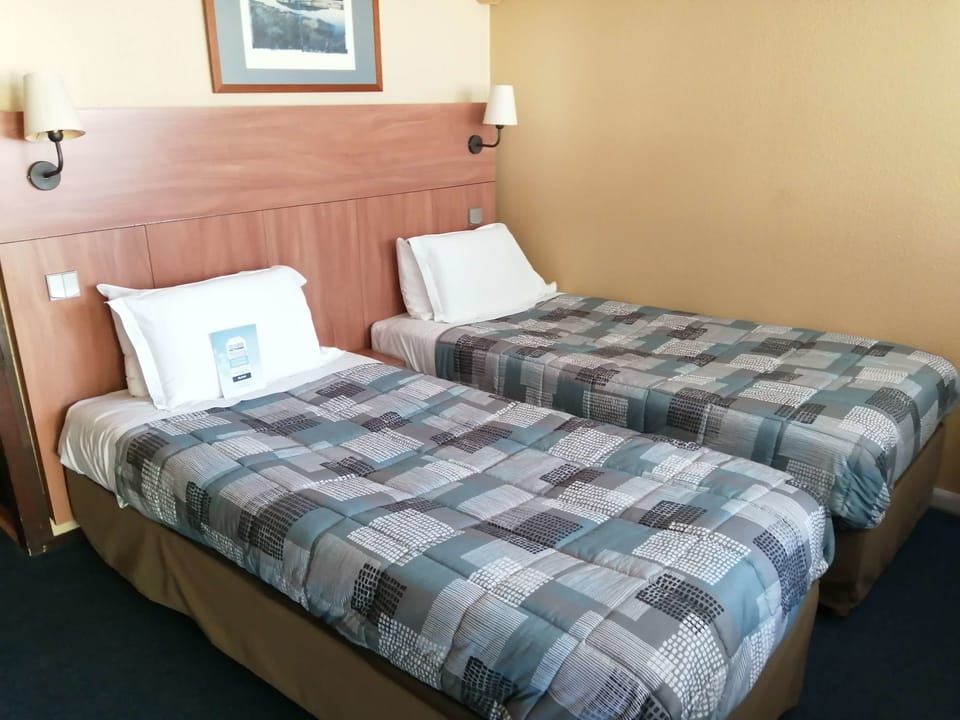 Standard Room, 2 Twin Beds | Premium bedding, desk, laptop workspace, iron/ironing board